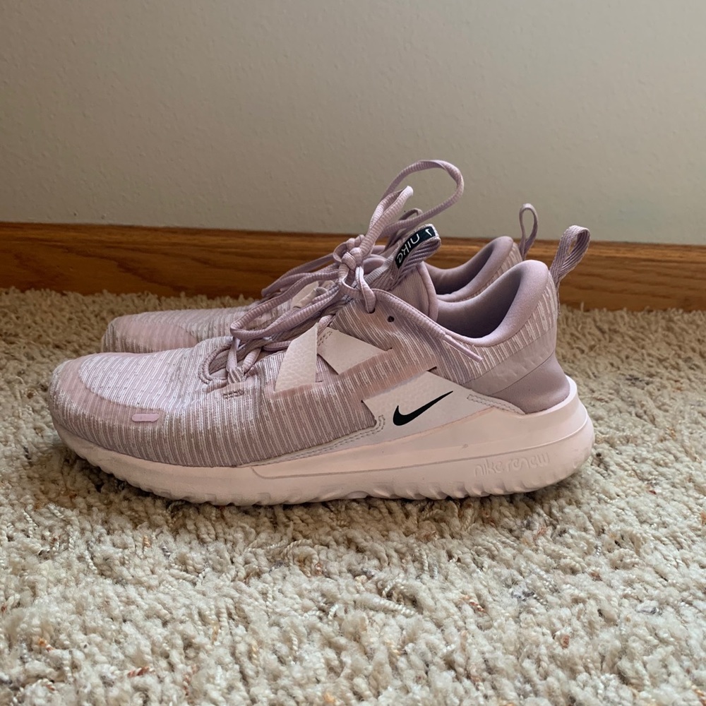 Nike Wmns Renew Arena Plum Chalk Pale Pink